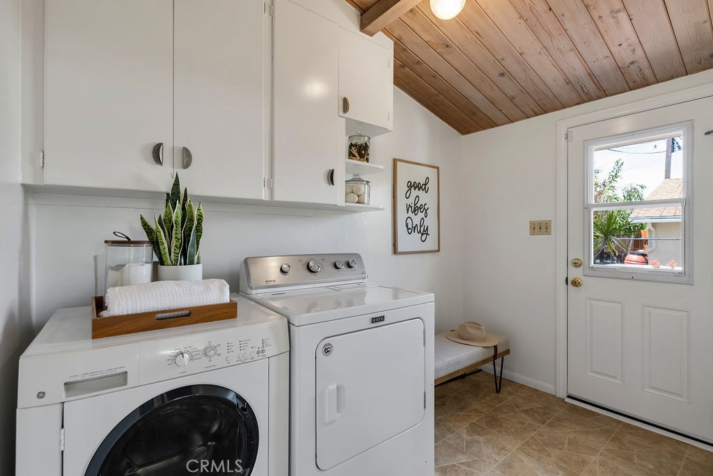 4225 Cerritos Avenue