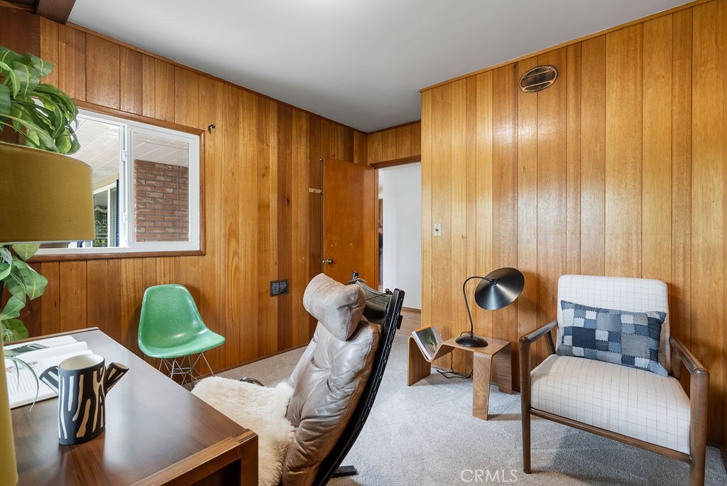 4225 Cerritos Avenue