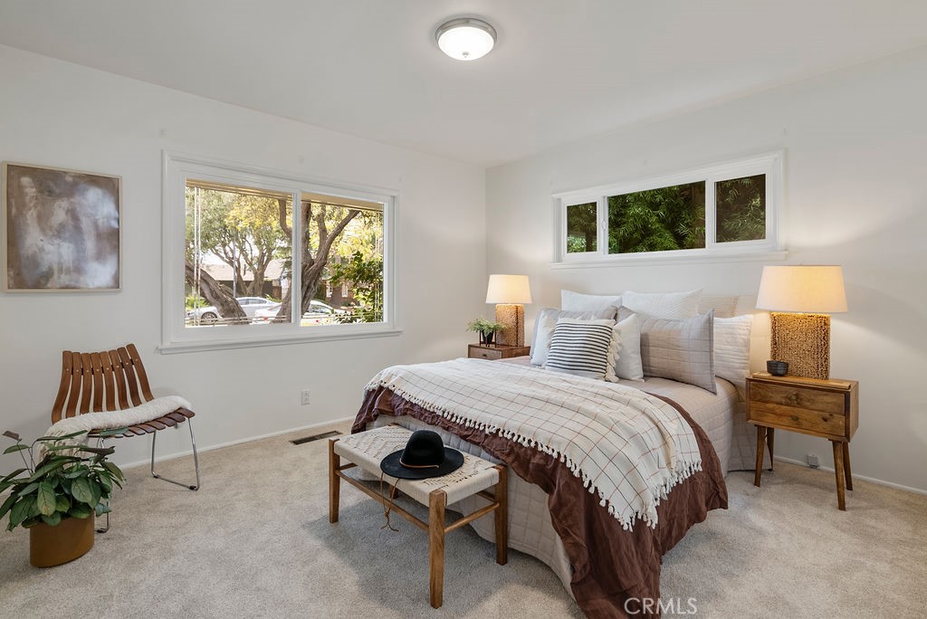 4225 Cerritos Avenue