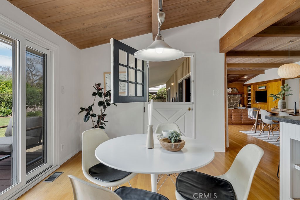 4225 Cerritos Avenue