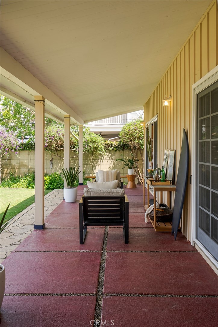 4225 Cerritos Avenue