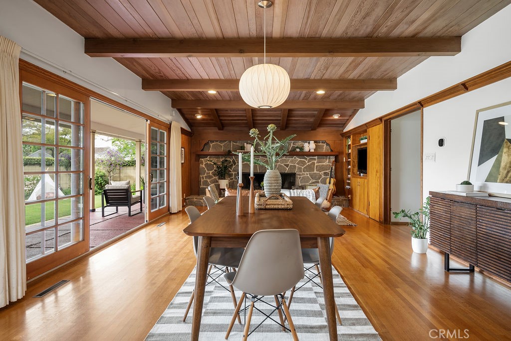 4225 Cerritos Avenue