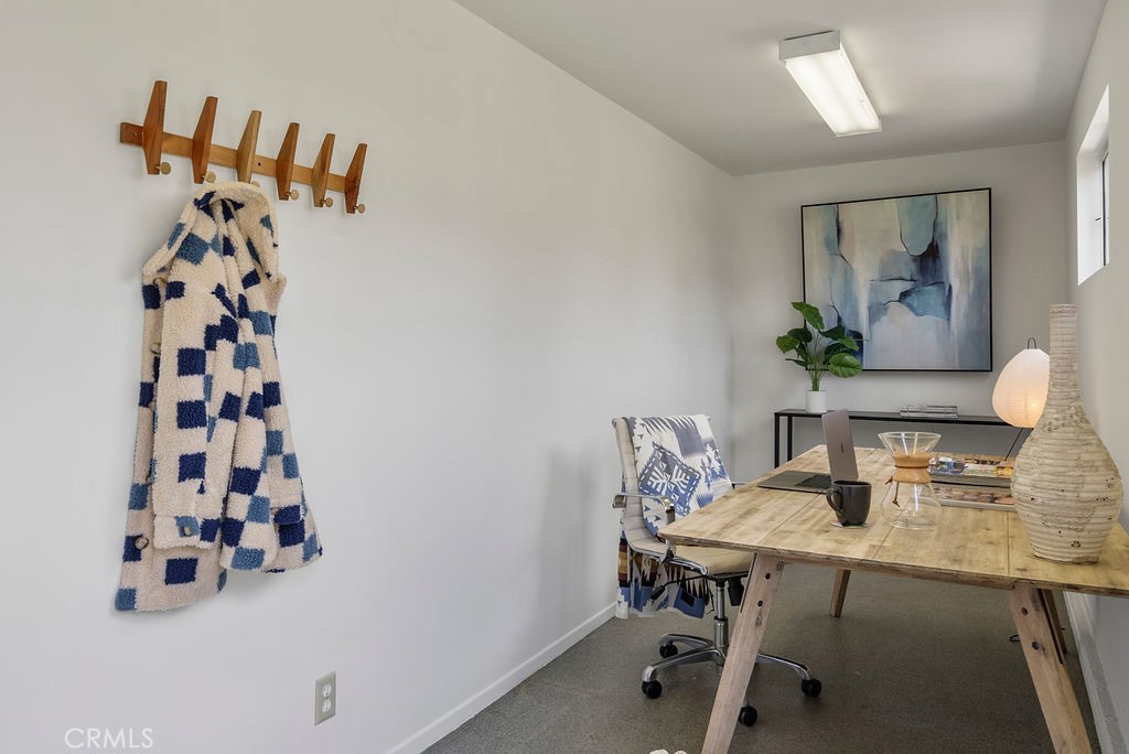 4225 Cerritos Avenue