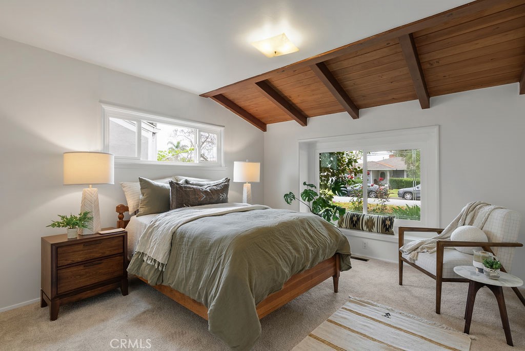 4225 Cerritos Avenue