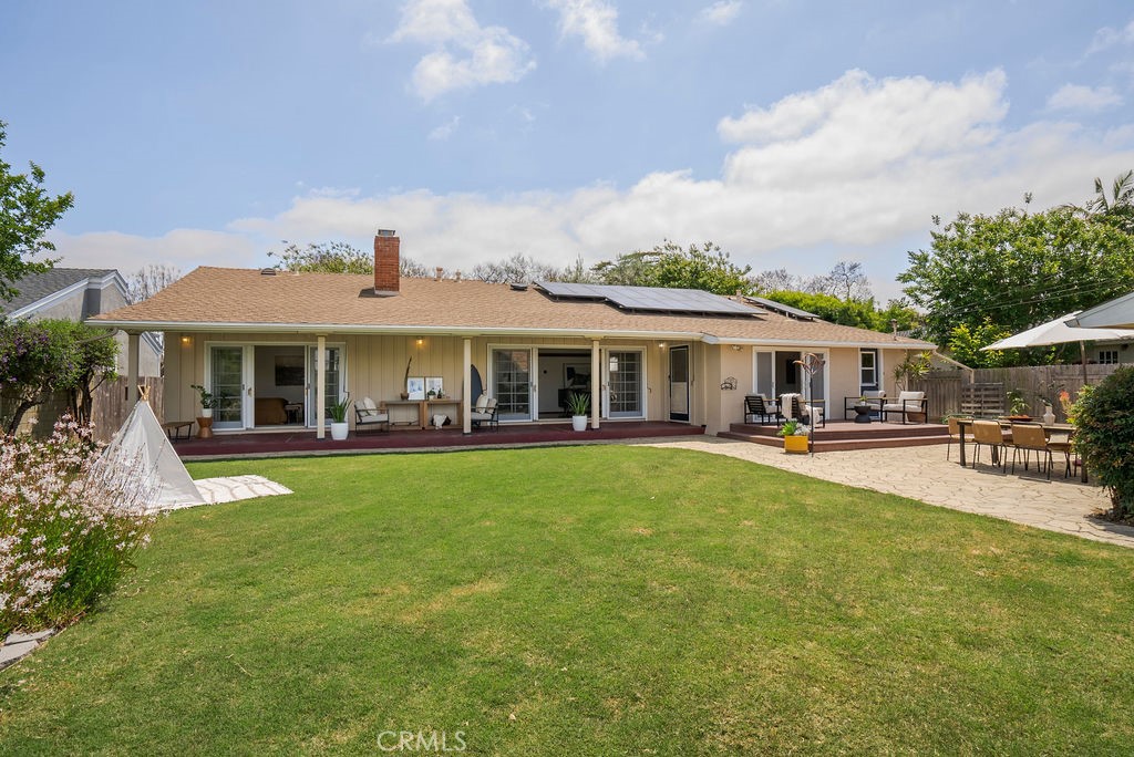 4225 Cerritos Avenue