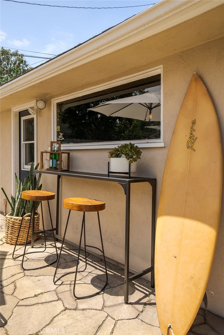 4225 Cerritos Avenue