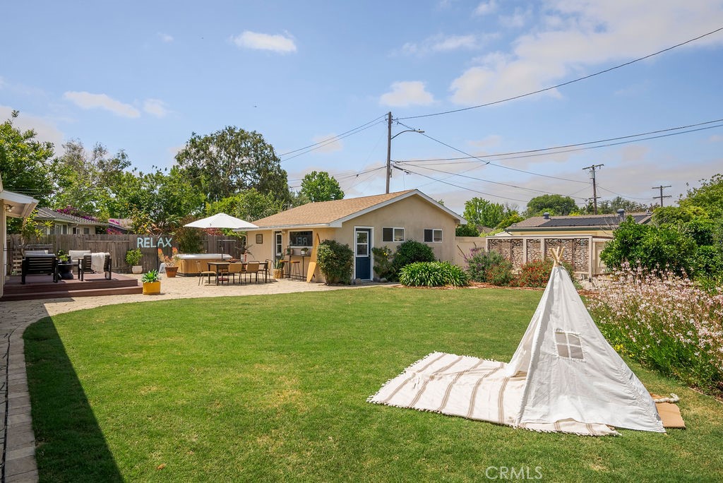 4225 Cerritos Avenue