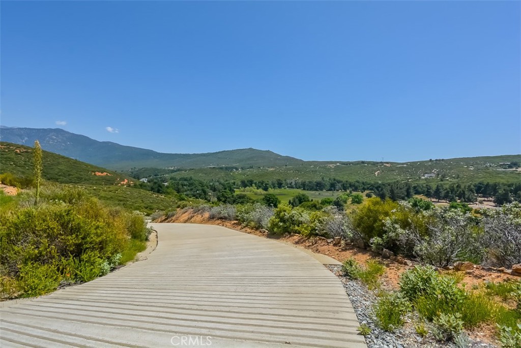 47350 Twin Pines Road