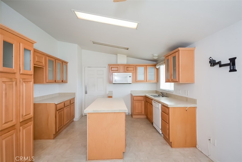 47350 Twin Pines Road