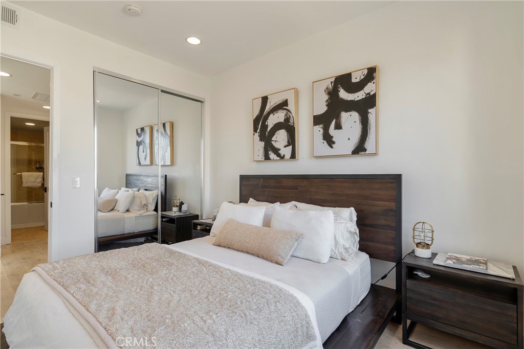 118 S Kenwood Street 307