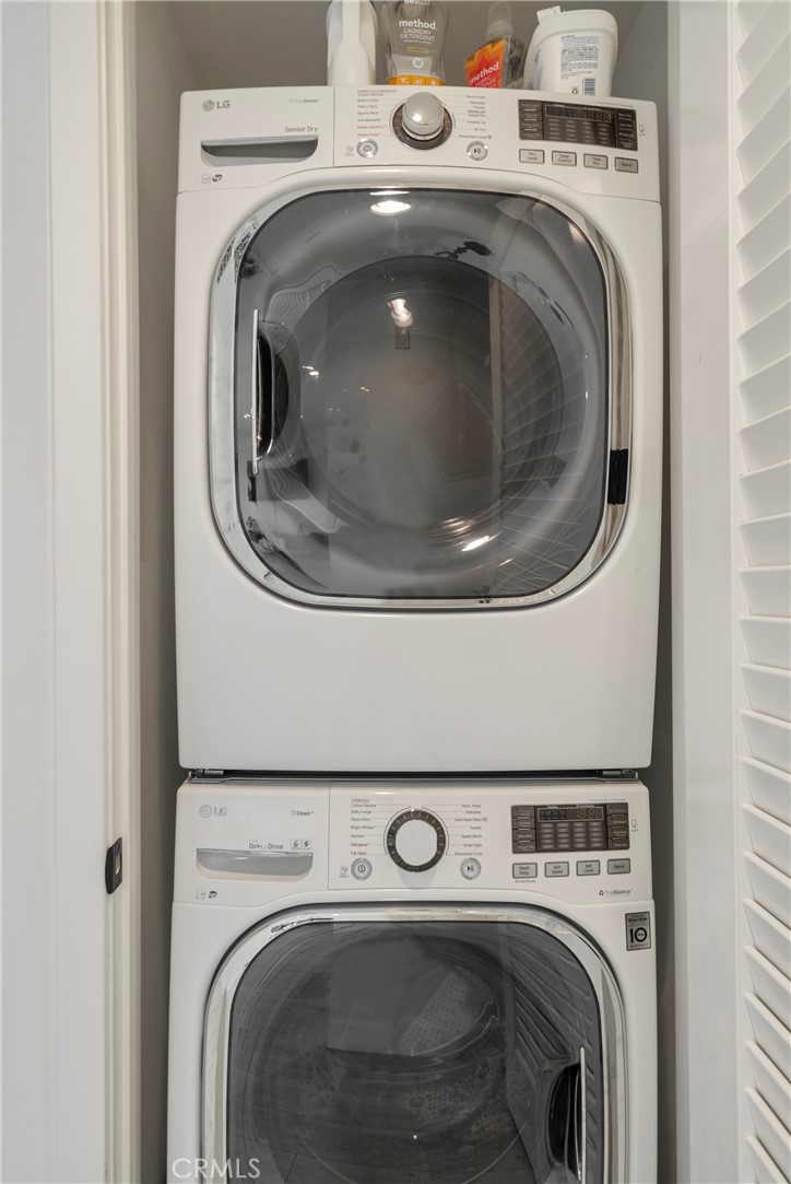 118 S Kenwood Street 307