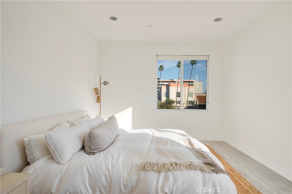 118 S Kenwood Street 307