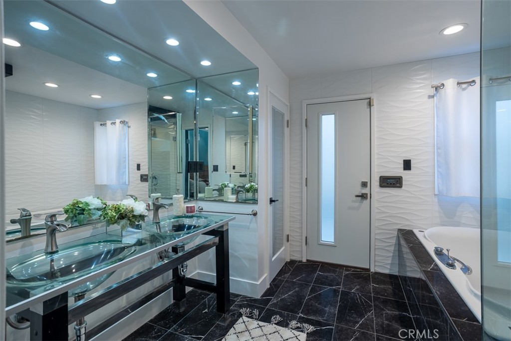 1420 Crestview Avenue