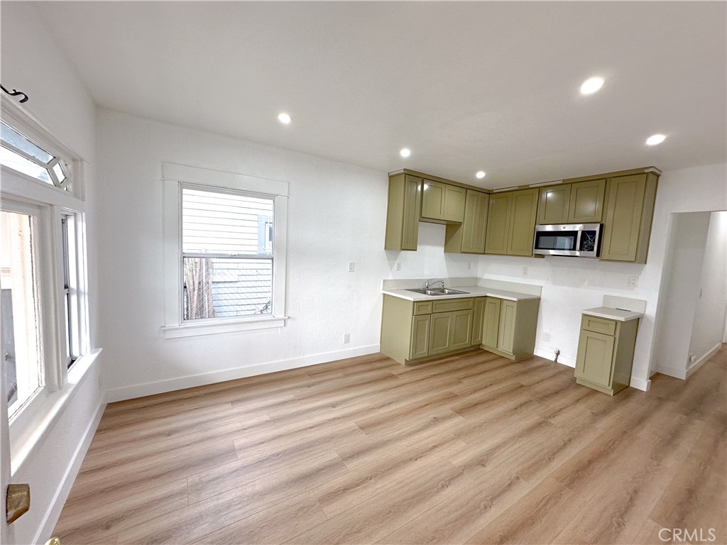 1523 W 47th Street