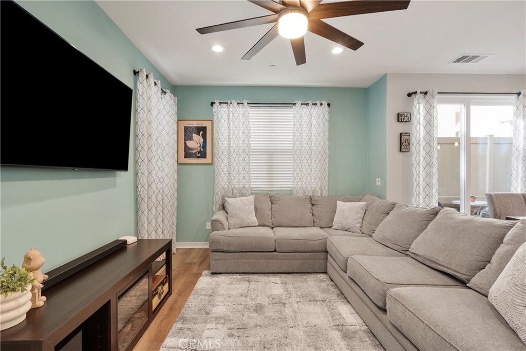 13827 Farmhouse Avenue