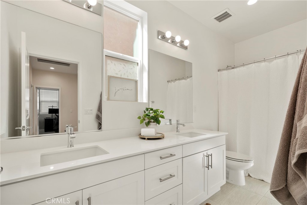 13827 Farmhouse Avenue