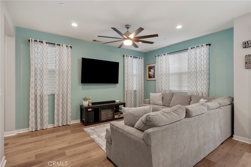 13827 Farmhouse Avenue