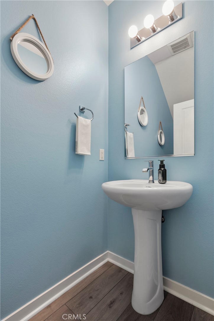 13827 Farmhouse Avenue