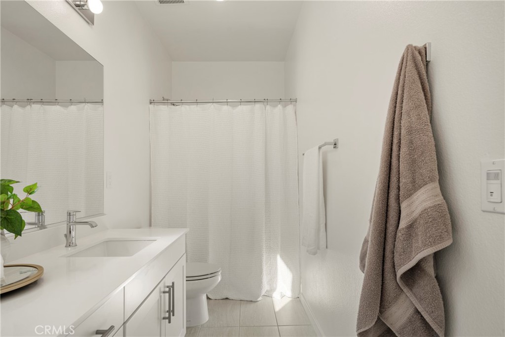 13827 Farmhouse Avenue