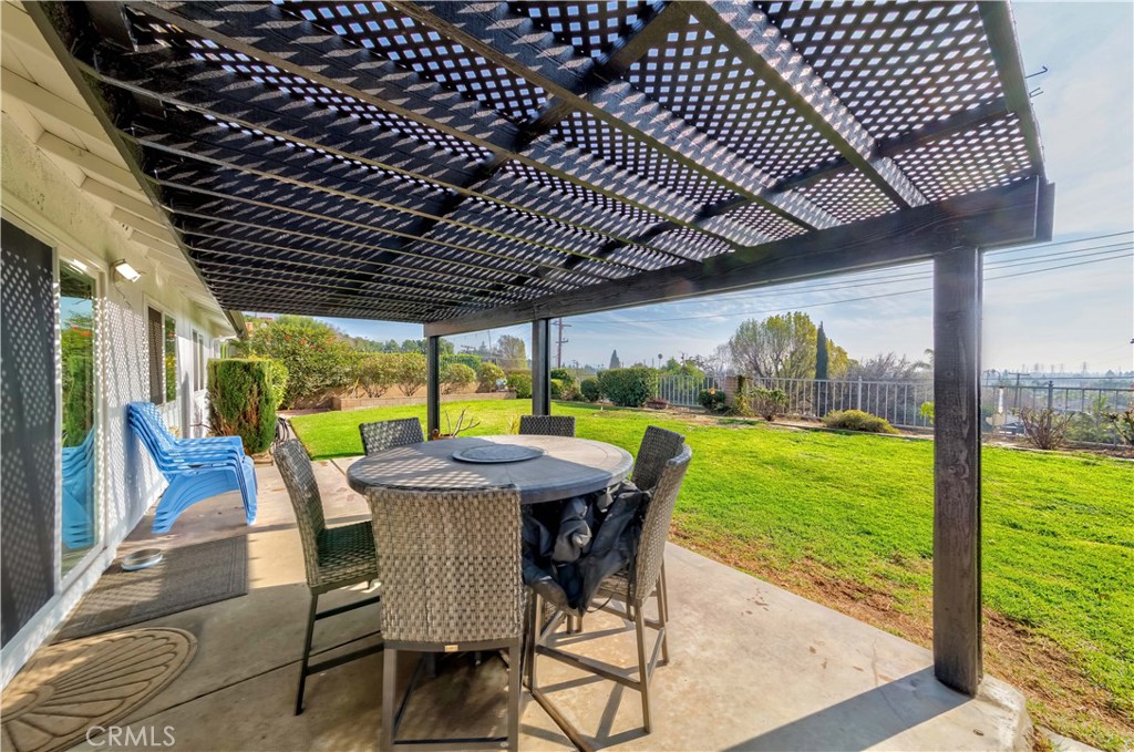 2108 E Orangeview Lane