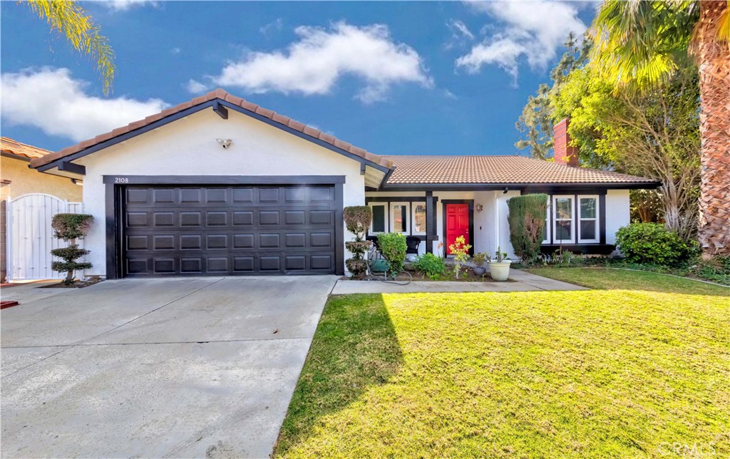 2108 E Orangeview Lane