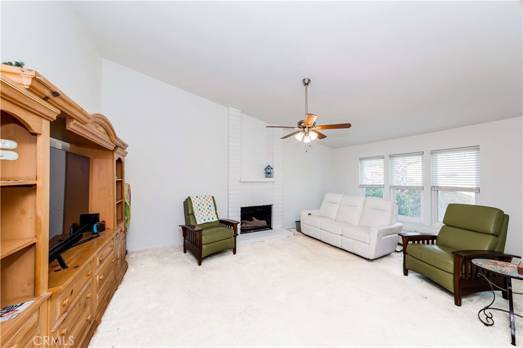 2108 E Orangeview Lane