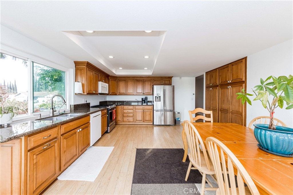 2108 E Orangeview Lane