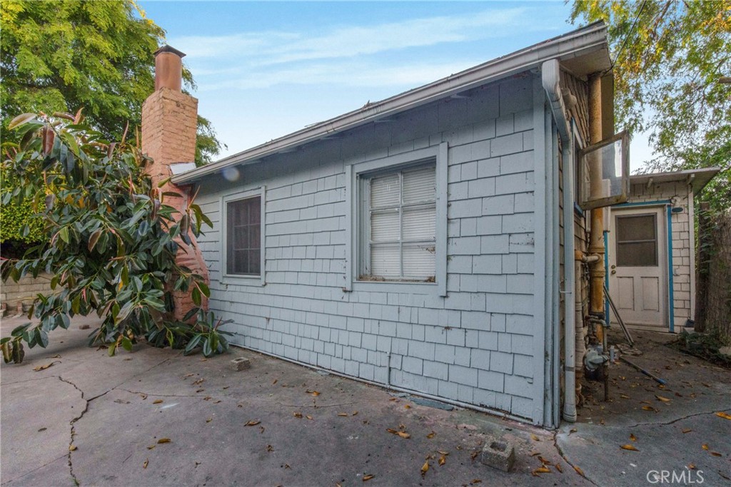 3814 San Rafael Avenue