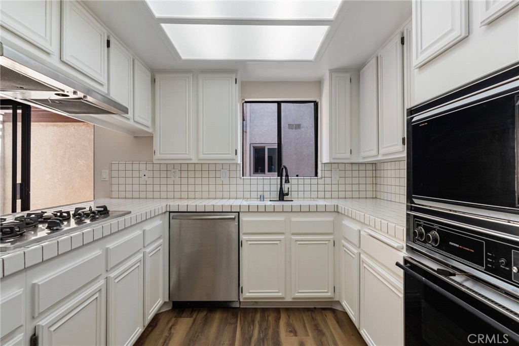 676 Shepard Street 6