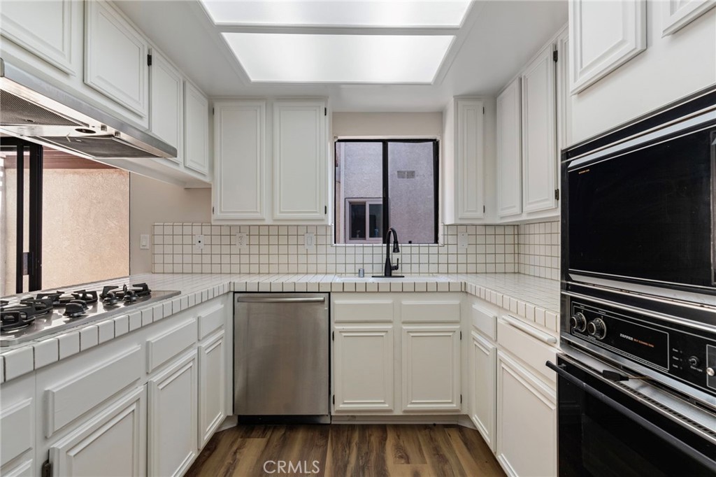 676 Shepard Street 6