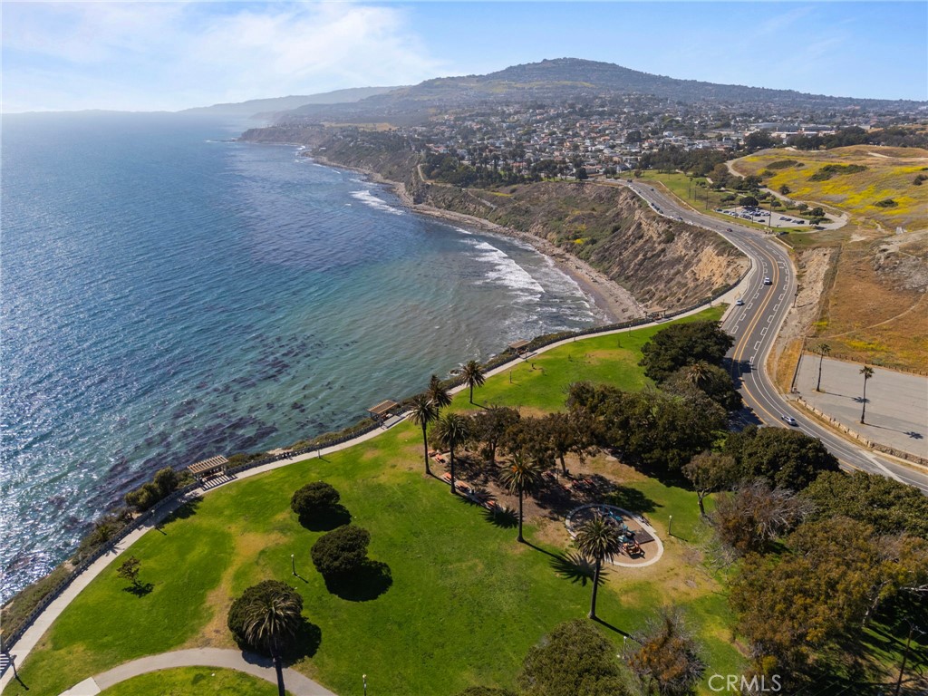 676 Shepard Street 6