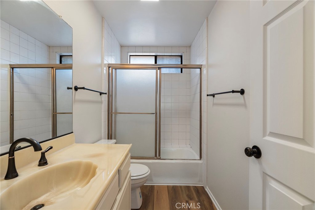 676 Shepard Street 6