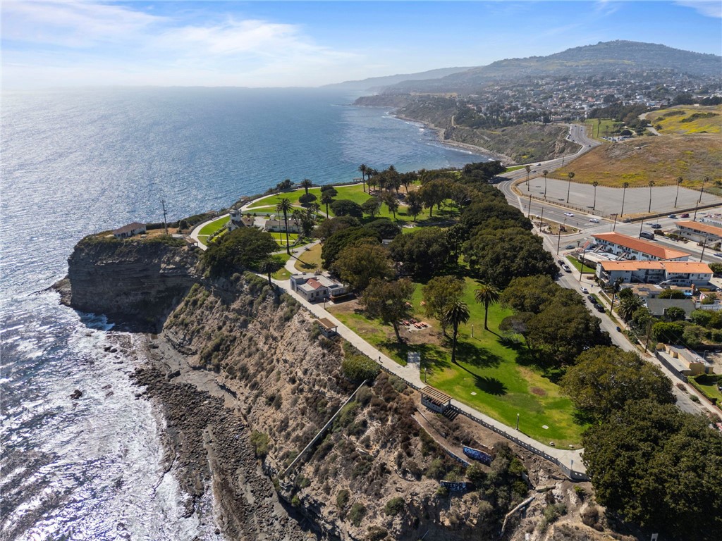 676 Shepard Street 6