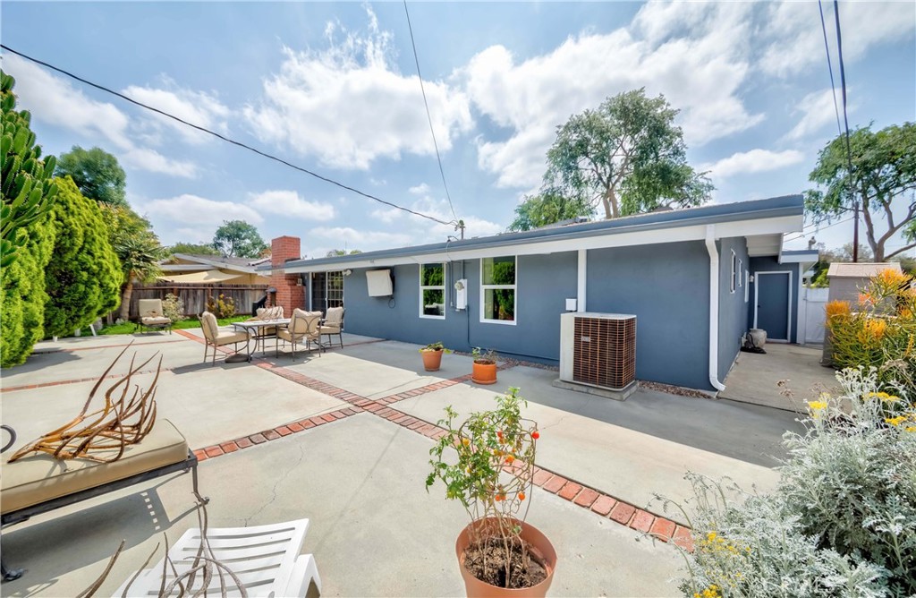 1901 Victoria Drive