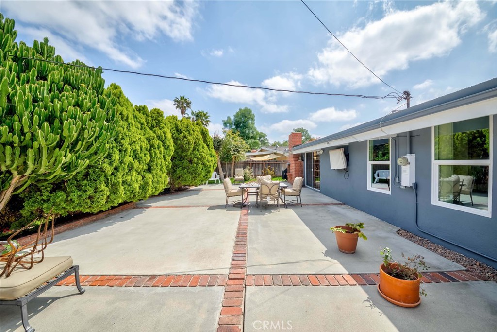 1901 Victoria Drive