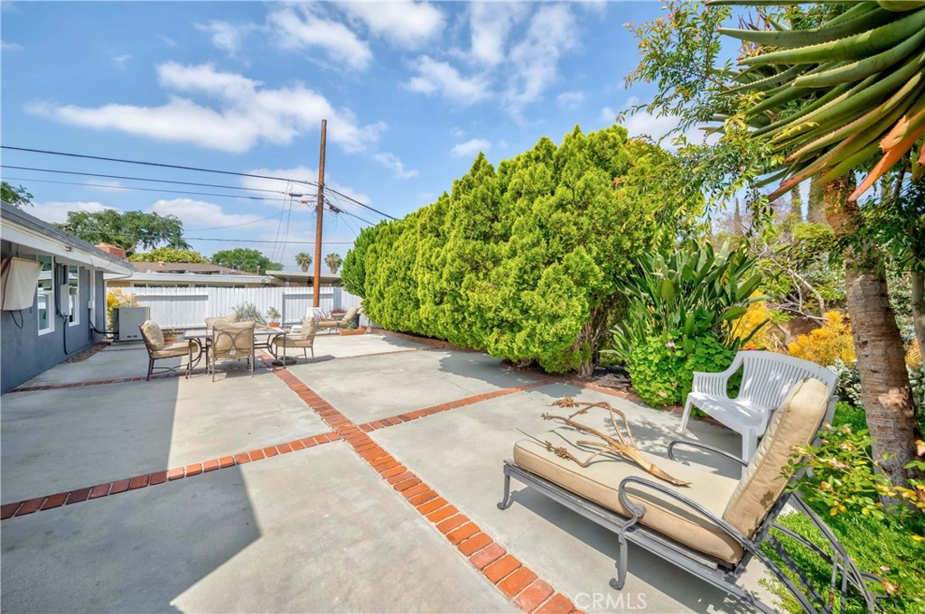 1901 Victoria Drive