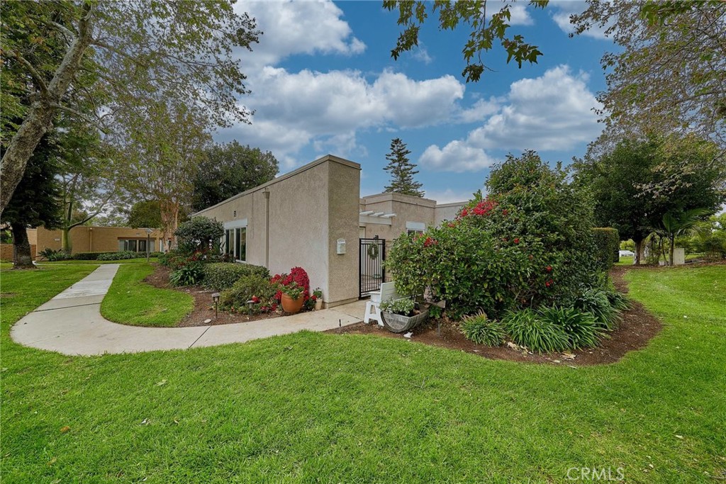 3004 Via Buena Vista C