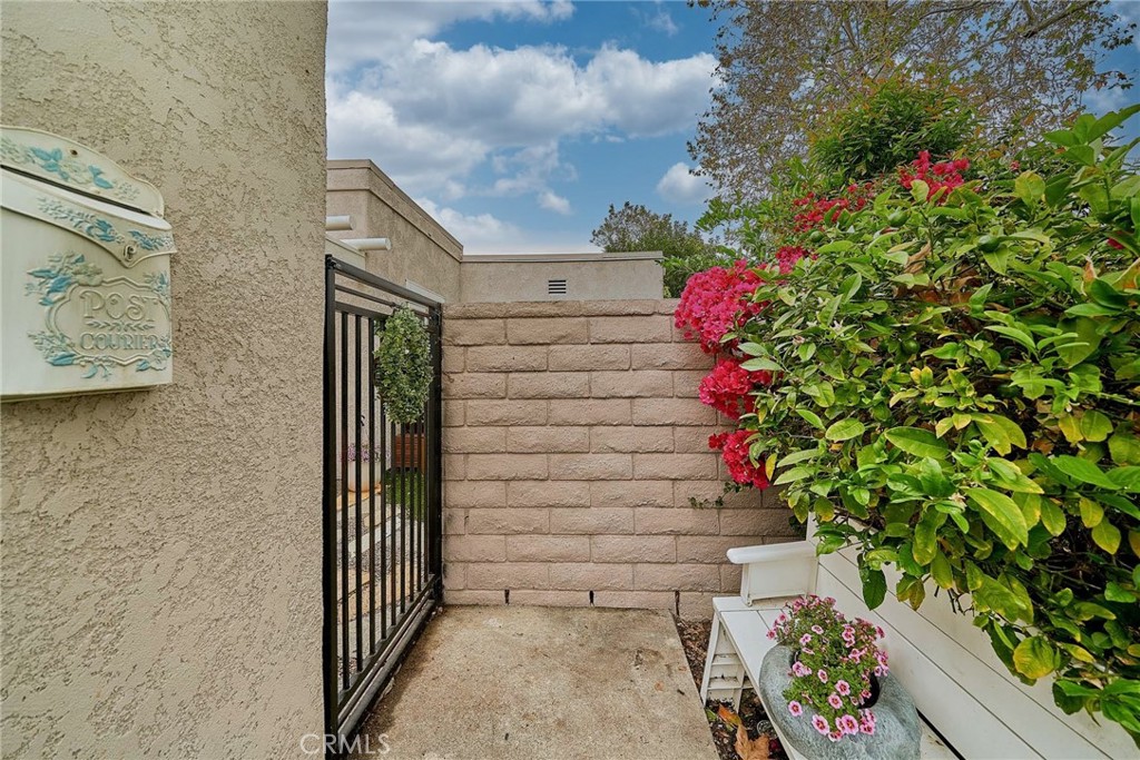 3004 Via Buena Vista C