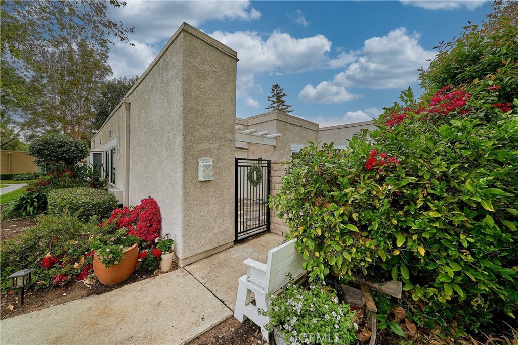 3004 Via Buena Vista C