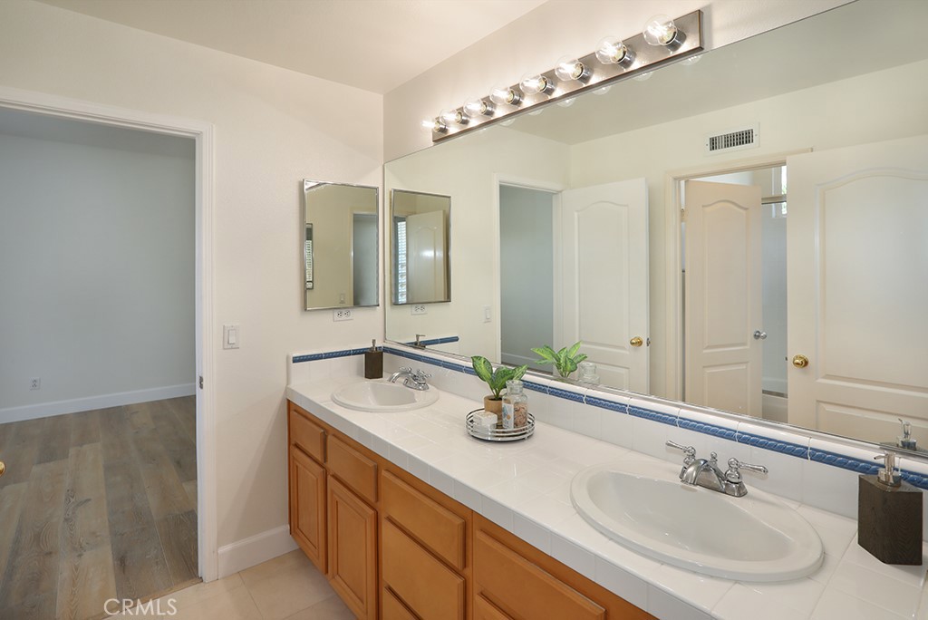 1019 N Sonora Circle