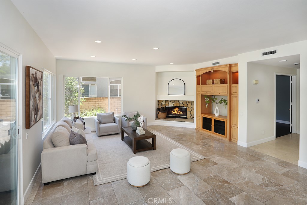 1019 N Sonora Circle