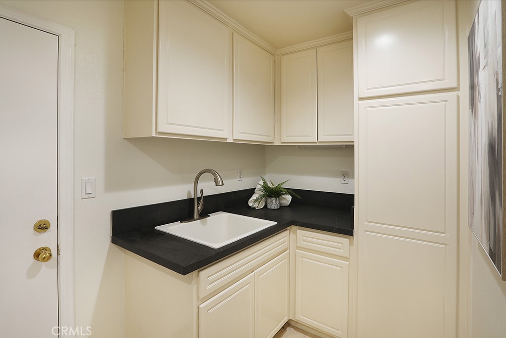 1019 N Sonora Circle