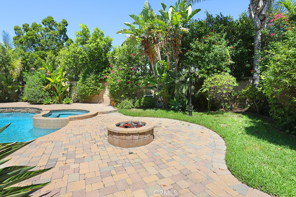 1019 N Sonora Circle