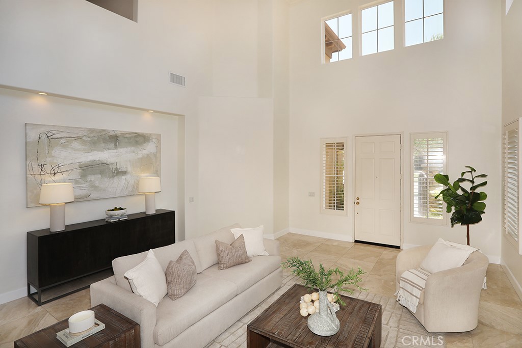 1019 N Sonora Circle