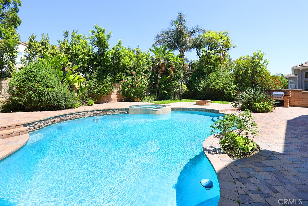 1019 N Sonora Circle