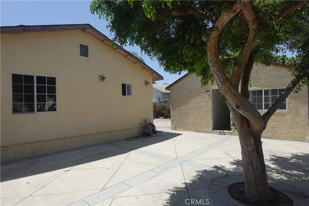 956 S Philadelphia Street