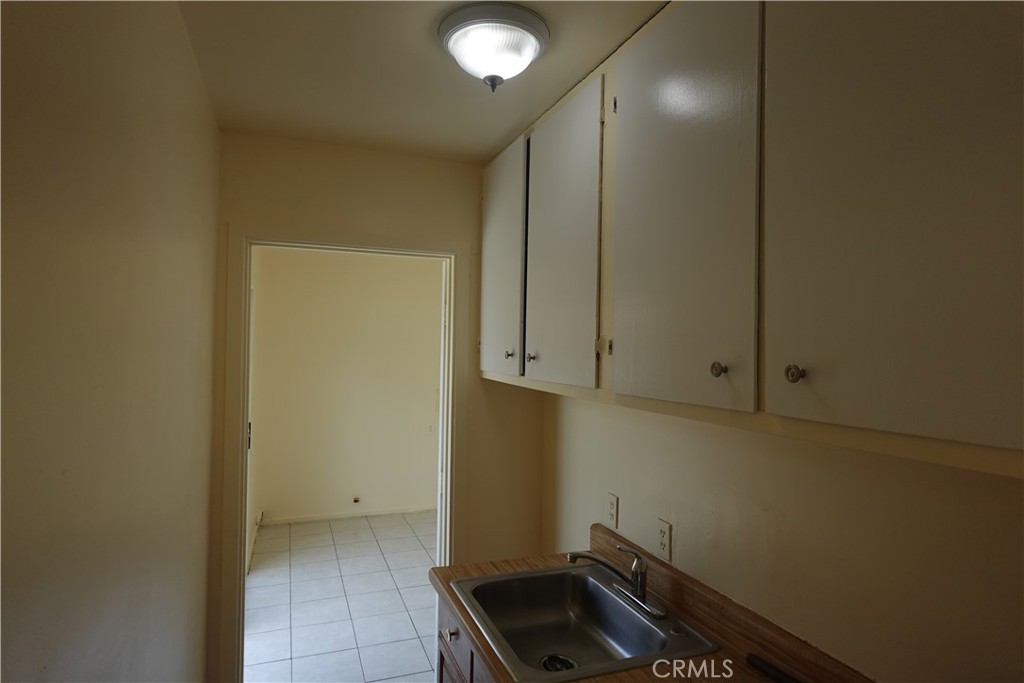 956 S Philadelphia Street