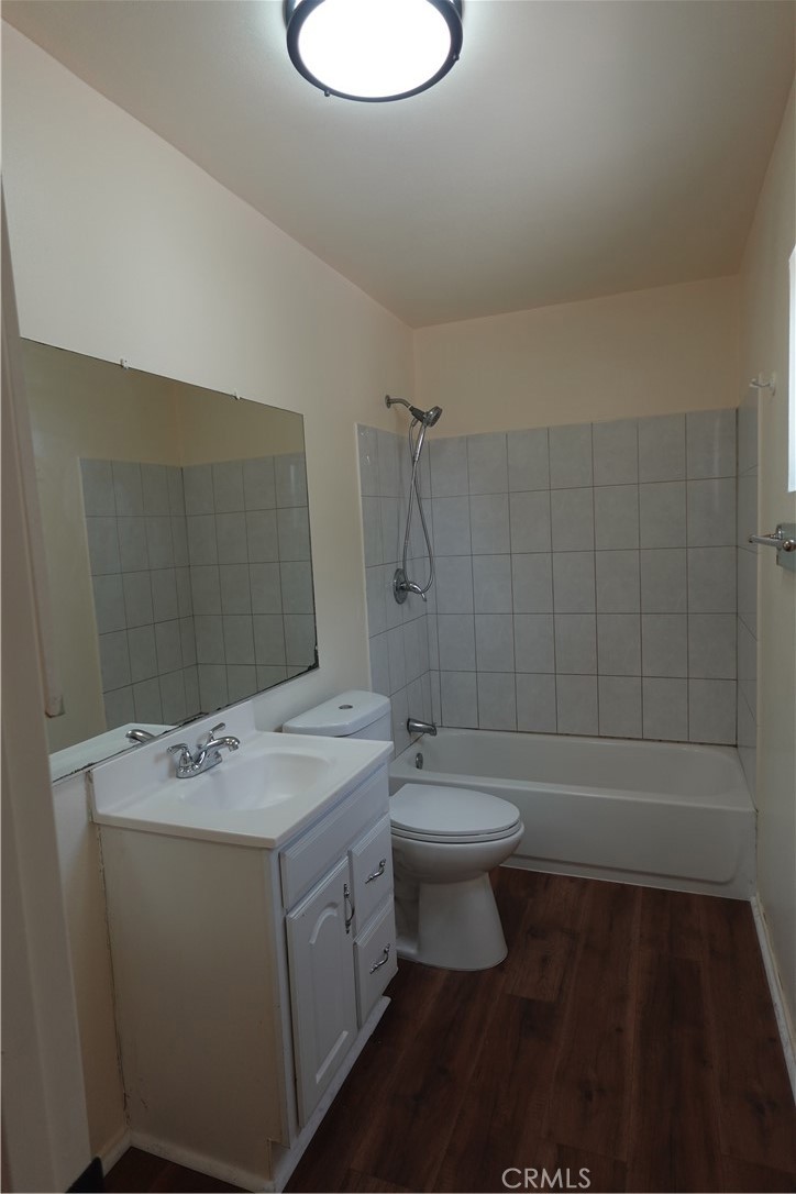 956 S Philadelphia Street