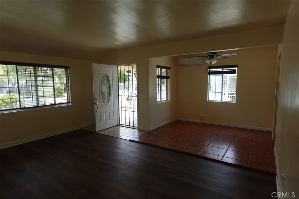 956 S Philadelphia Street