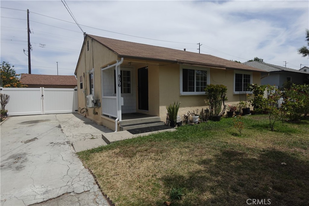 956 S Philadelphia Street